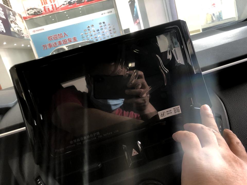 21款卡罗拉1.2T先锋版有车友升级无线Carpaly吗现在21款的这个插口设计在了中控屏幕的右下角，如果直接插一个无线