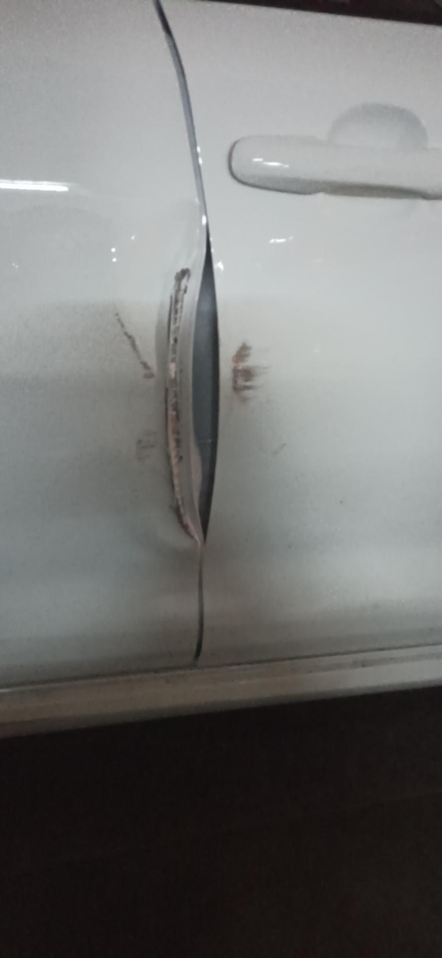 丰田卡罗拉 这样需要换门吗