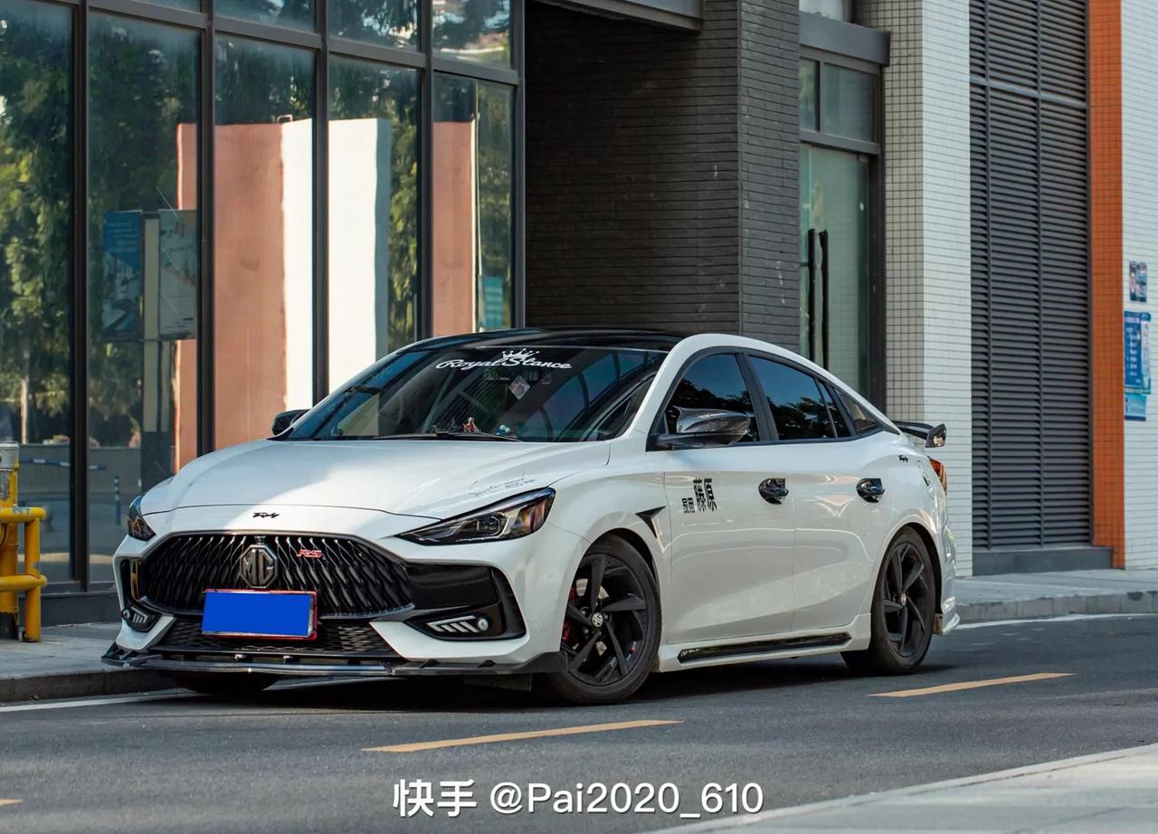 收购一台mg名爵5青春尚版 因为看上了mg名爵5，所以想把人生第一台车就是名爵5不遗憾，希望有缘人交接给我