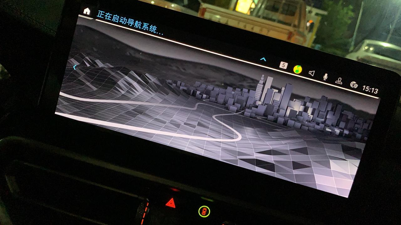 宝马iX3 各位大佬有遇到过新车导航一直载入不了的吗？