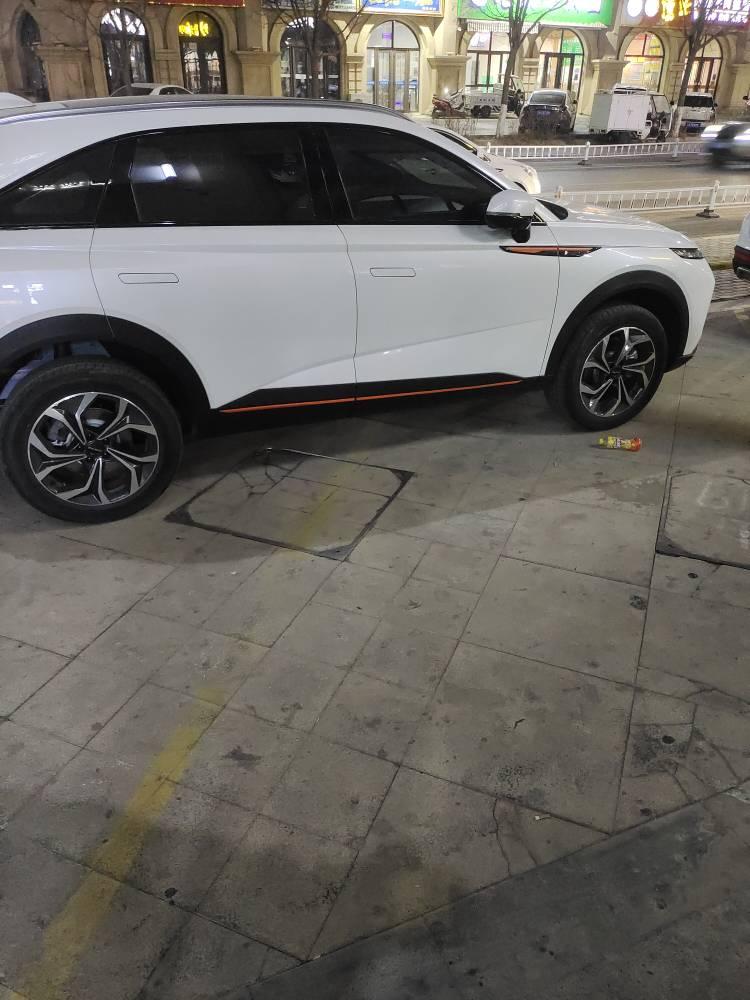 哈弗神兽 大家 右车头蹭了一下电动车 漆没掉 感觉有个小坑坑 怎么处理