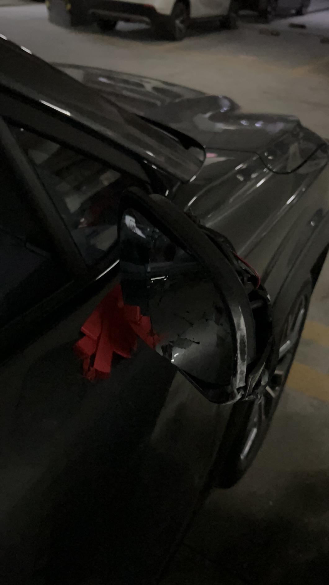 长安UNI-T 大哥们，22款1.5,尊贵的后视镜，撞废了，大概多少钱？换套总成的话