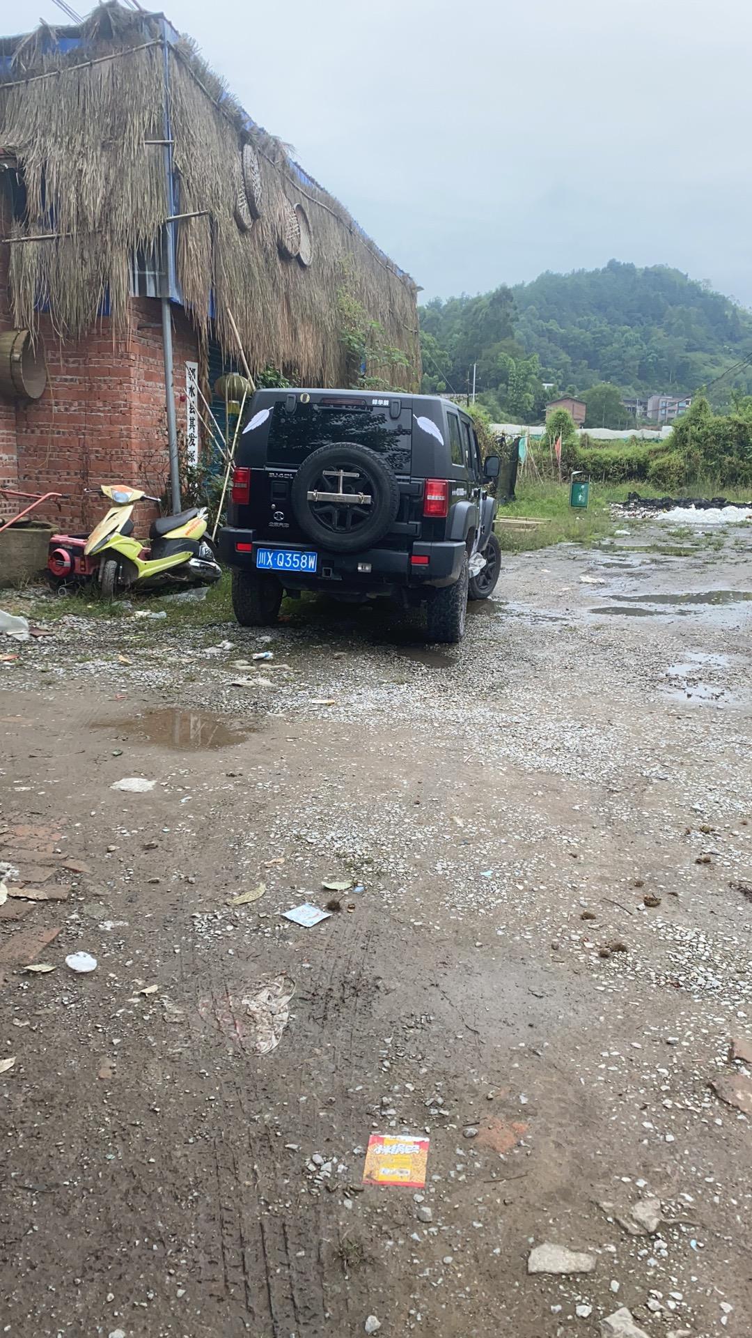 北京BJ40 BJ40质保多久  左前传动轴 有异响    往左方向打死也有咔咔的声音 ！ 大概什么原因造成的  求解！