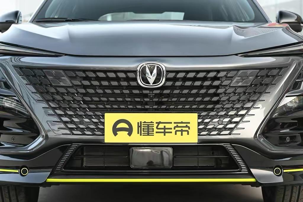长安UNI-T 大家帮看下我这是发动机舱盖没关好嘛？