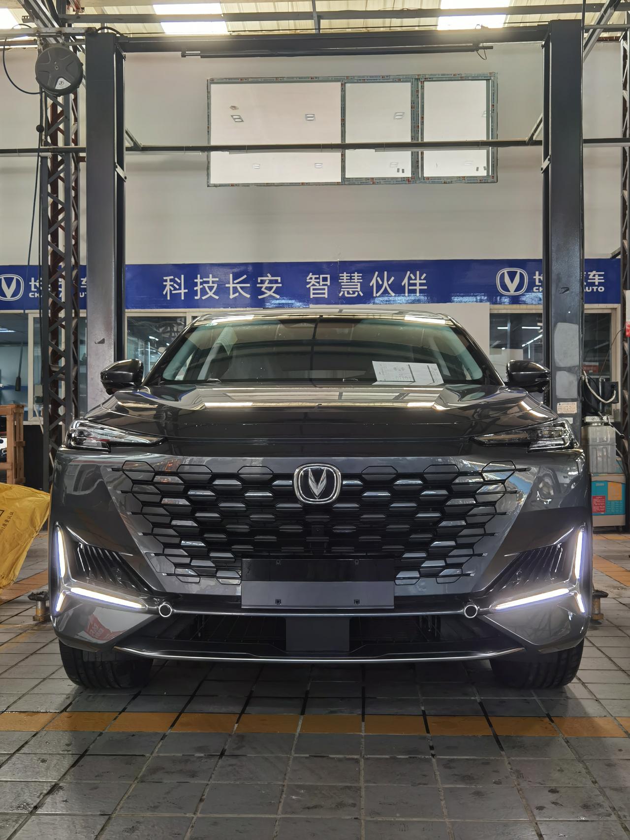 长安UNI-K iDD 有两个问题1、长安UNI-K-iDD有没有内置ETC功能呢？2、长安UNI-K-iDD 尊贵型 
