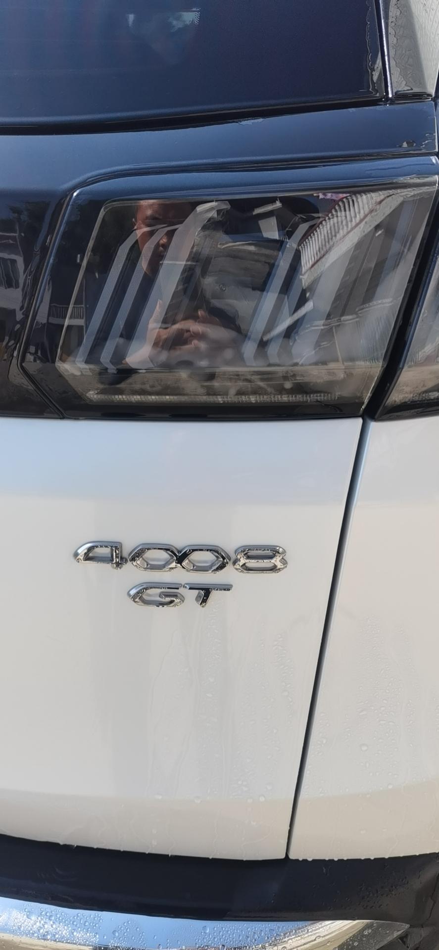 标致4008GT版才提5个多月的车在洗车后发现后尾灯起雾有遇到过没得怎么解决