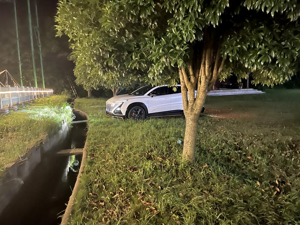 长安UNI-T 实际里程续航和表显差距过大，大家计算过吗我看了一次我的行程，市内跑了56公里，续航掉了88公里目前表显8