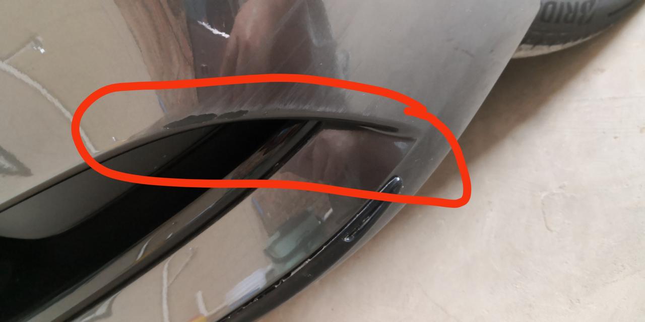 马自达3 昂克赛拉 前车保险杠附近剐蹭了，补这个什么价位呀这个地方是塑料的吗