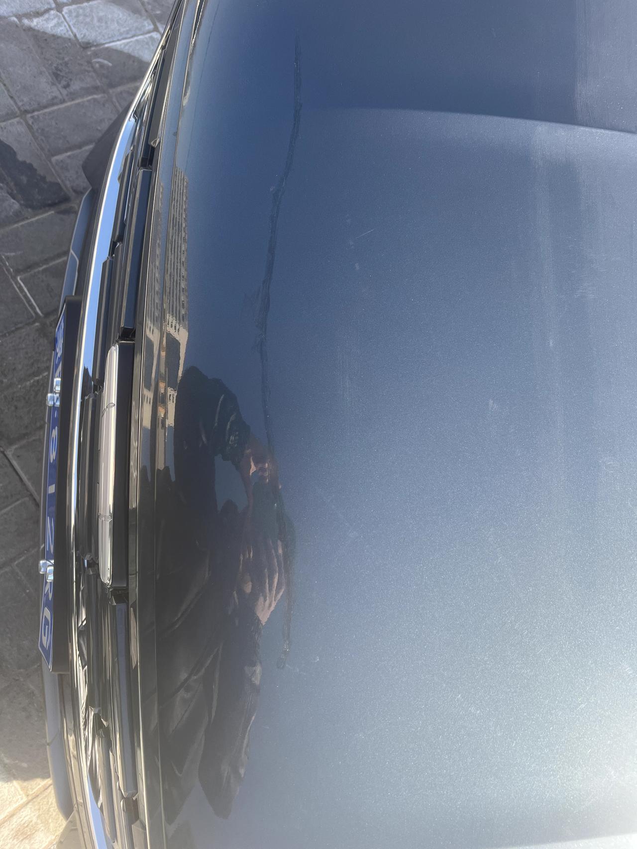 吉利星越L 还是选择自己用补漆笔弄了一下了，哎看着真不舒服。那个刮我车的人真是恶心到家了