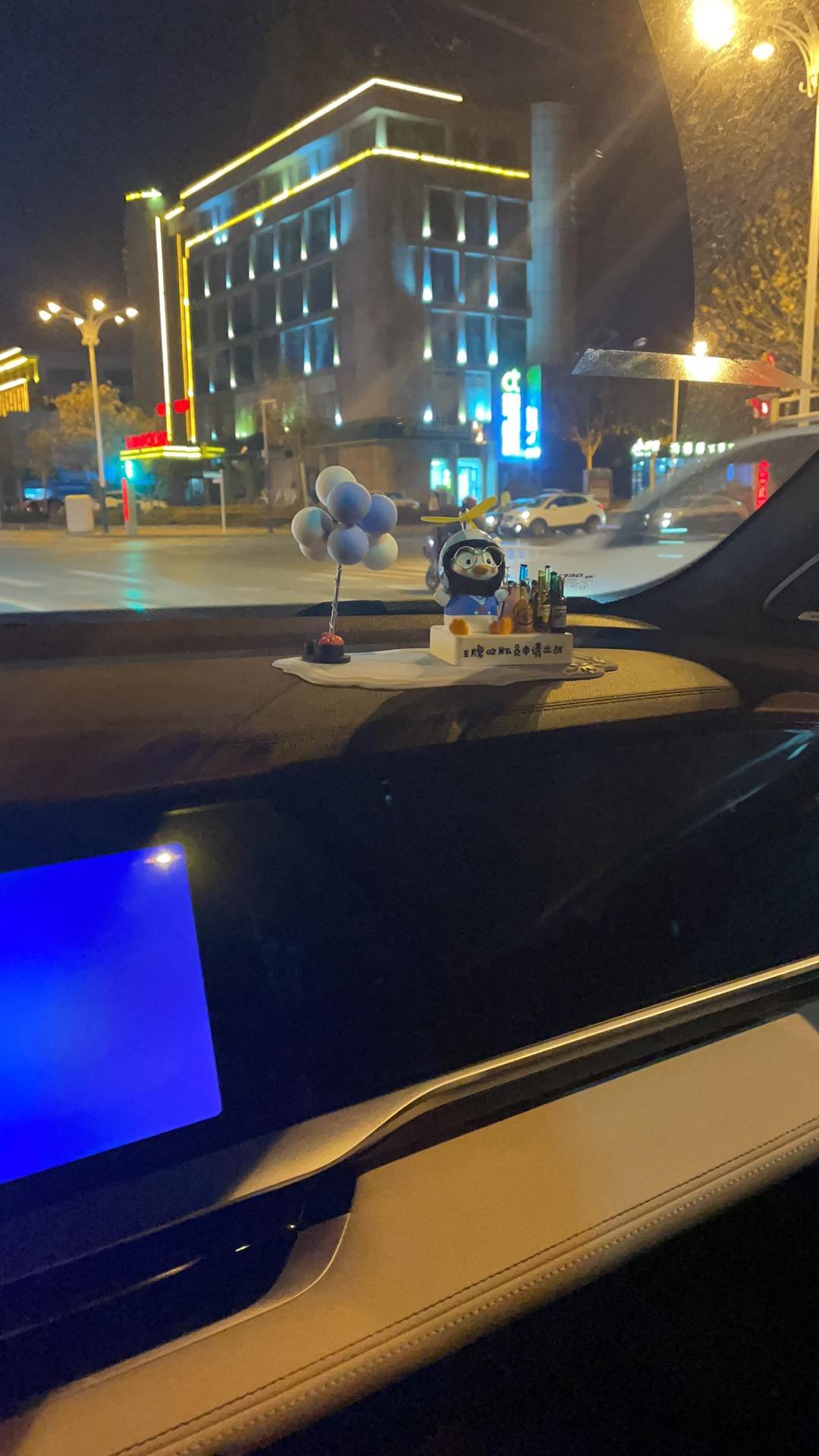 吉利星越L 提车一个月，车辆熄火后在车里听音乐不到二十分钟车机系统自动关闭了，这正常吗？是不是电瓶健康度太低了