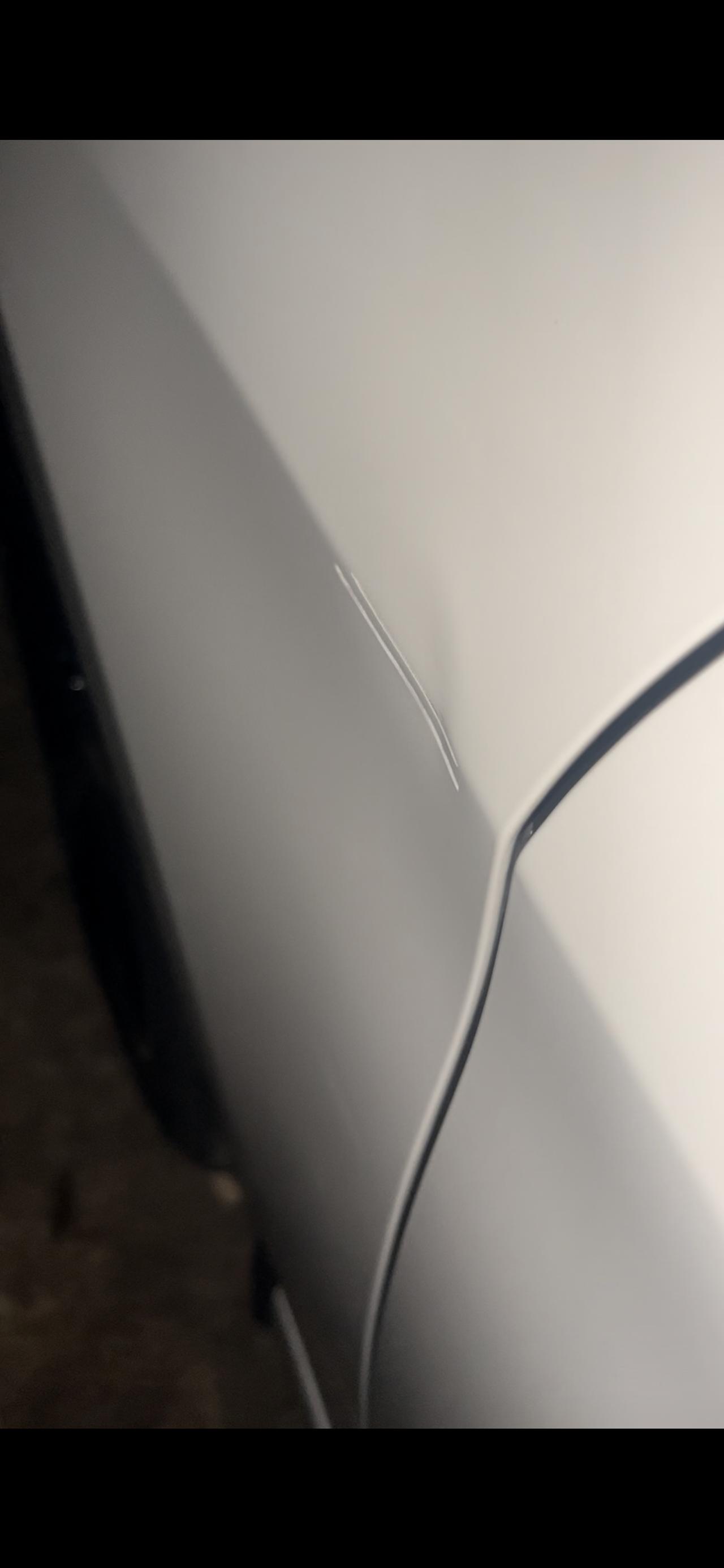 领克03 新车一血，请问老司机这种情况该怎么办？……除夕提车，初三在路边临时停车，刚停稳，一个路边卖早餐的推车从马路对面