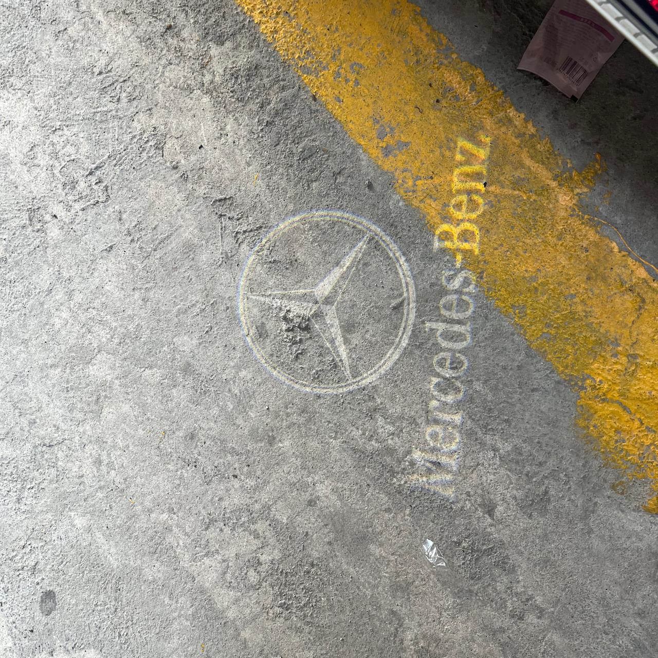 奔驰C级 自己加装了一个迎宾灯，会不会有什么安全问题？比如温度高或者短路，自燃这样的，有没有装过的，解答一下，谢谢