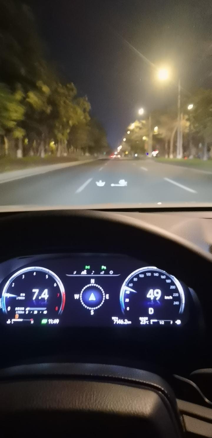 丰田凯美瑞 方向盘左右力度不一样，打左边轻打右边重一点，这是怎么回事 会影响行车安全吗