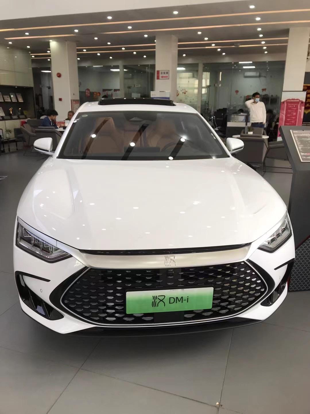 比亚迪汉DM 坐标广州，29岁和老婆俩加起来税前2w8一个月，房贷6000+，目前只有一辆绿源电驴代步，今年结婚但不需要