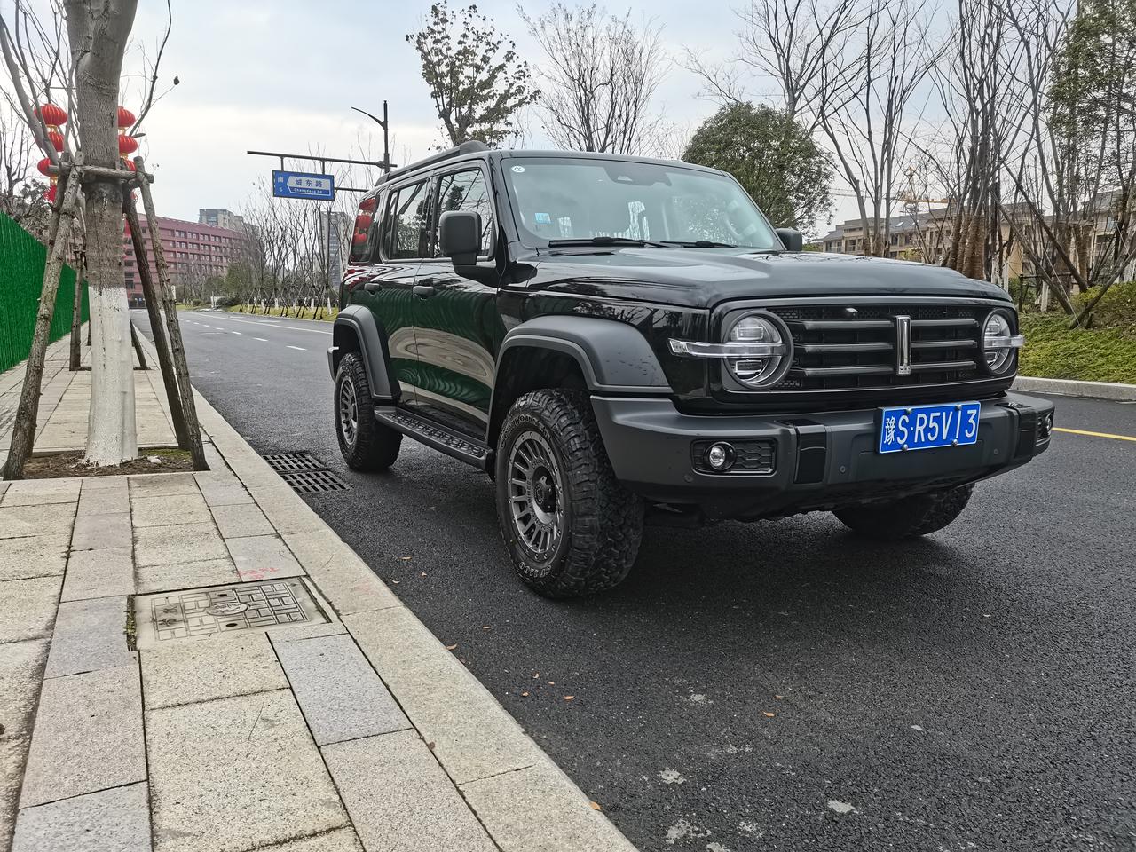 坦克300 坦克更换前后杠需要备案吗，我更换了原厂尺寸的轮毂，年审有没有影响，我看网上都说不影响，但是需要去备案，这么夸
