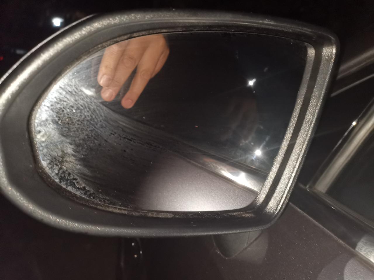 比亚迪秦PLUS DM-i 问个问题，120旗舰的盲点监测，外后视镜上的三角警示灯是左右两侧都有吗，开了几天今天发现只有
