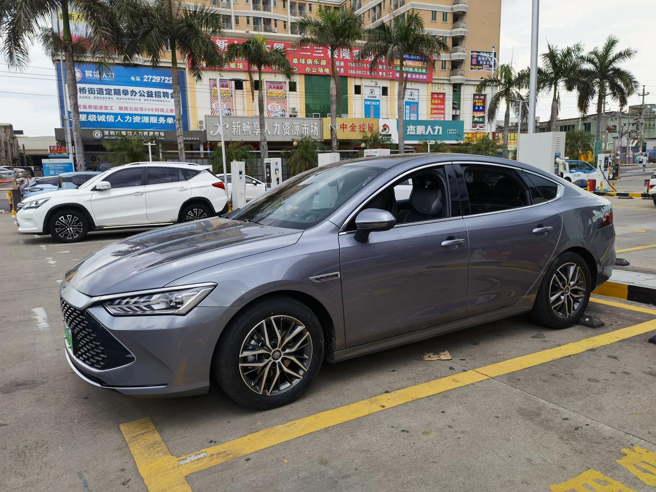 比亚迪秦PLUS DM-i 秦plus dm-i提车已经三周,基本没什么问题了,就是想知道不带车钥匙或者说车钥匙不放在车