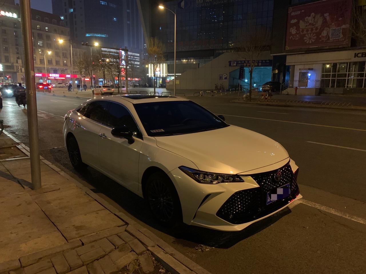 五月份准备提车了 还是在2.5运动凯美瑞和2.5尊享亚洲龙上犹豫不决  本人二十四岁 到底该如何选择 求大神支支招
