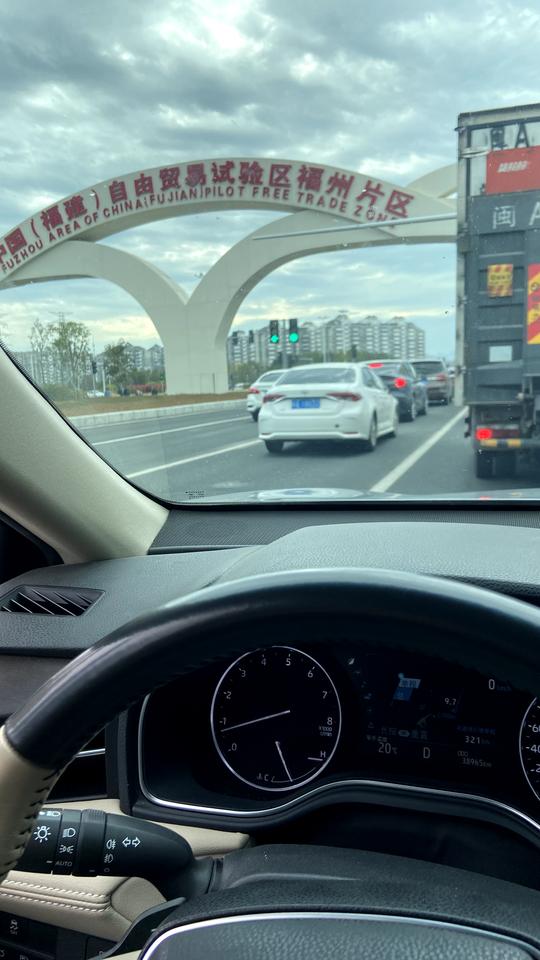 大神们亚洲龙并线辅助怎么开？