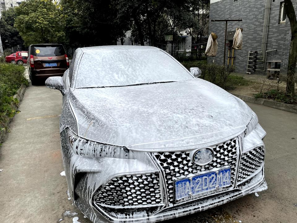 丰田亚洲龙 车友们，目前跑了1万8千公里了，一直加92，想问下，加95油耗会降低吗，加92好还是95好，百分之九十都是跑