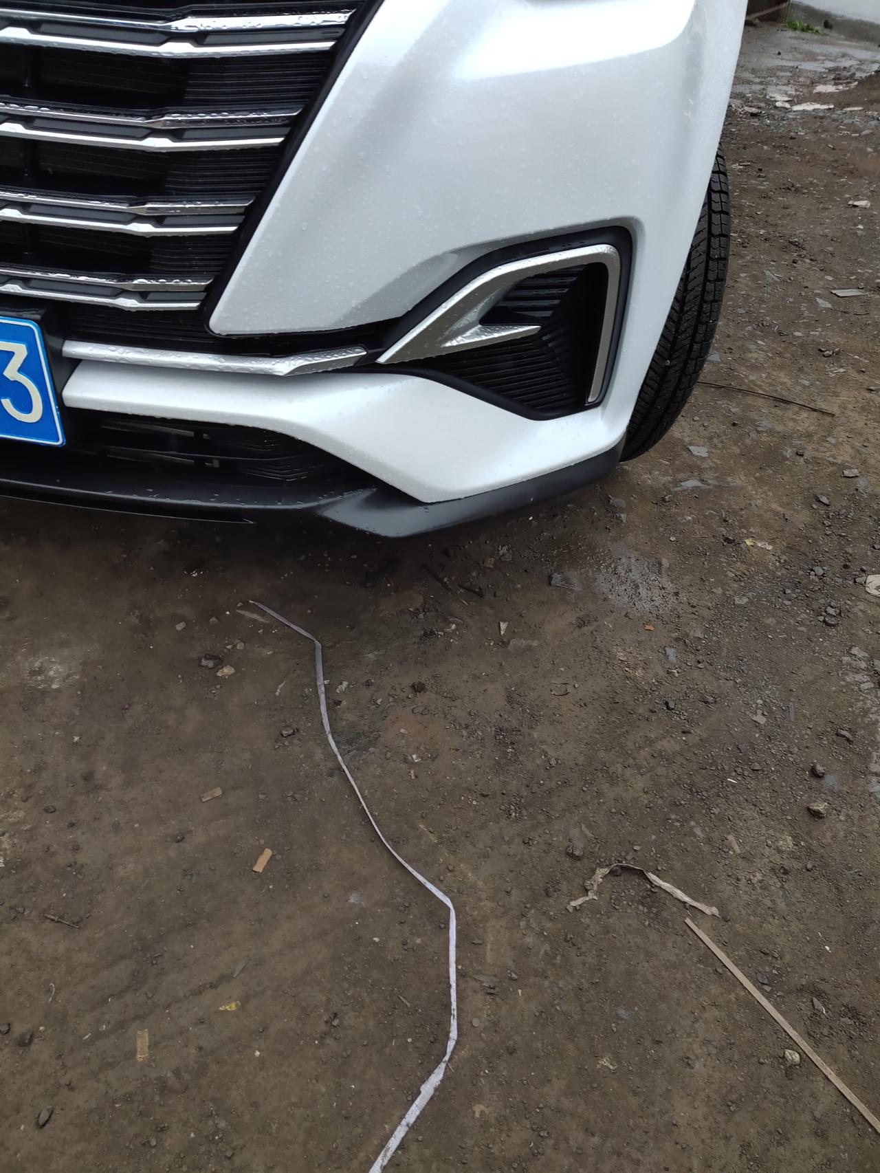 长安CS55 PLUS 车友们  你们有没有觉得这款车要是装上雾灯会更好看？