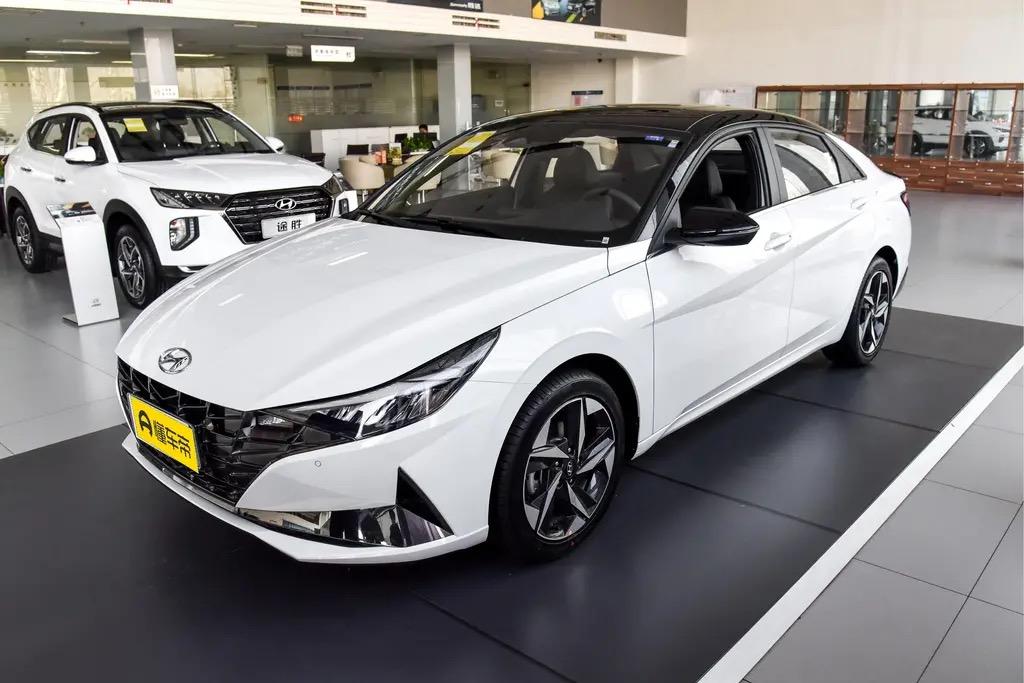 现代伊兰特 请教一下各位车友 买1.5尊贵版干呢还是240尊贵版好