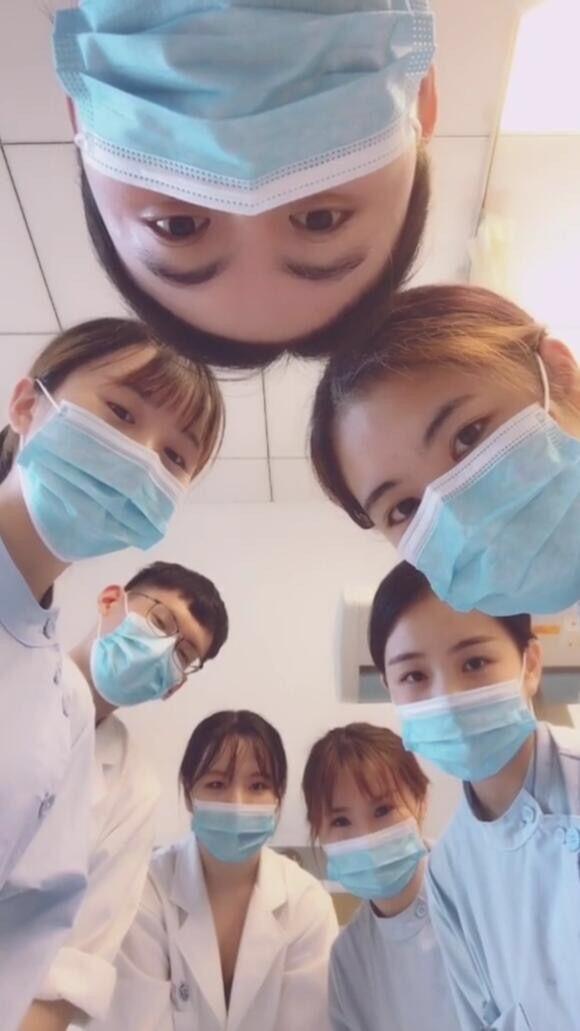 比亚迪秦PLUS DM-i 我们城市不限燃油车，但我很想买秦普拉斯，特别是那120km的外放电功能简直就是移动充电宝，到