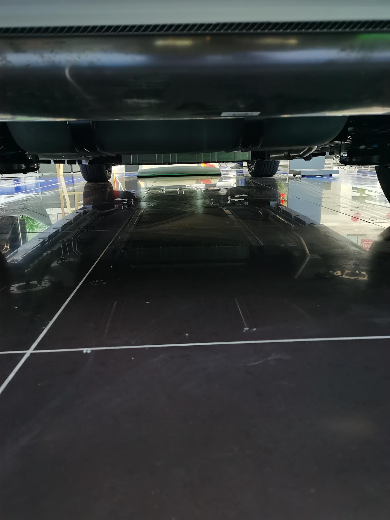 比亚迪秦PLUS DM-i 空间没啥问题，音响也不错，就差知道夏天在城里开车开着空调的油耗了，还有以后换电池的费用是多少