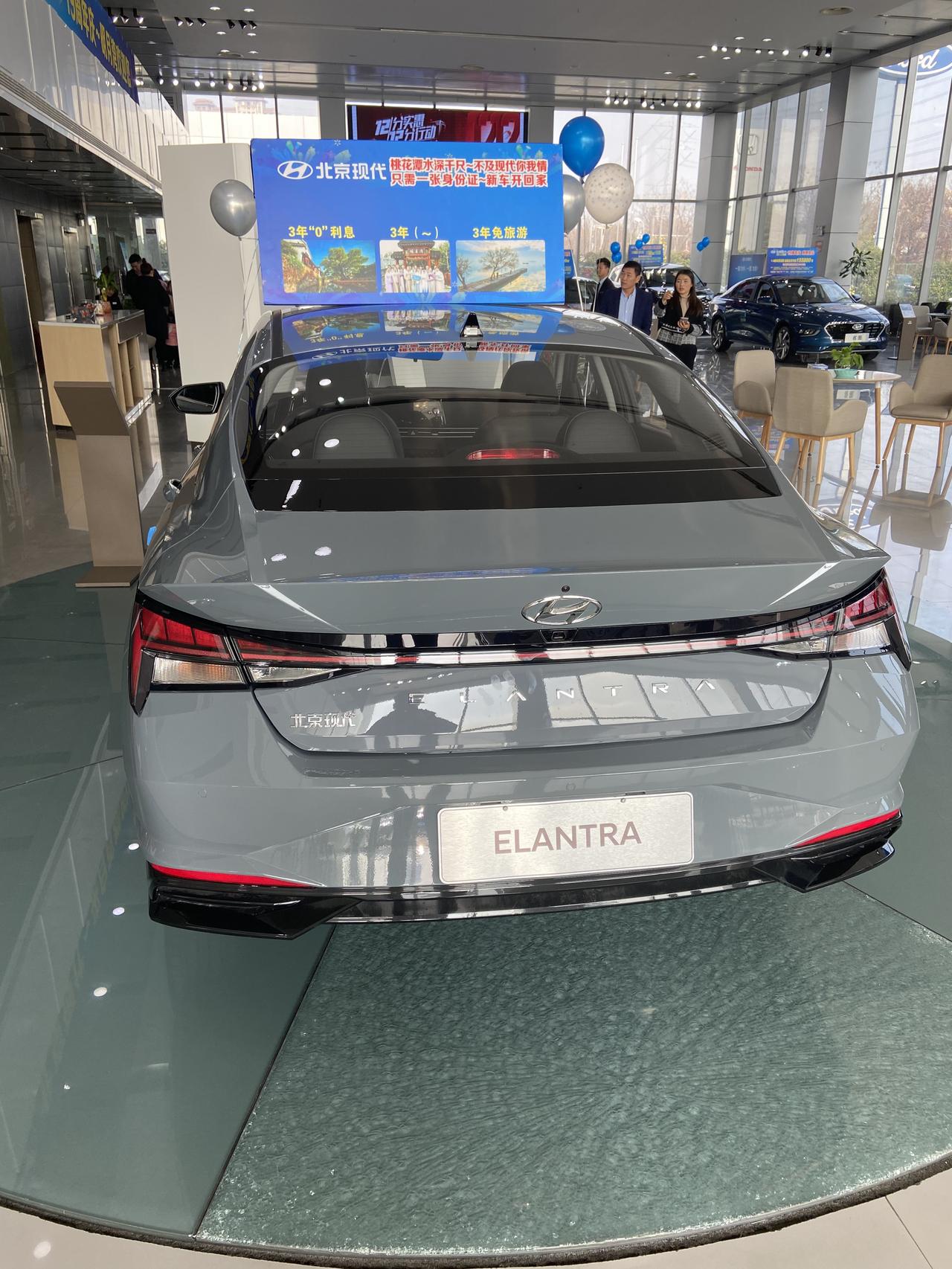 坐标昆山，屁股们今天去4s店看的伊兰特1.5尊贵。裸车12.38优惠4k 。报价落地13.08再加上2000的什么费用。
