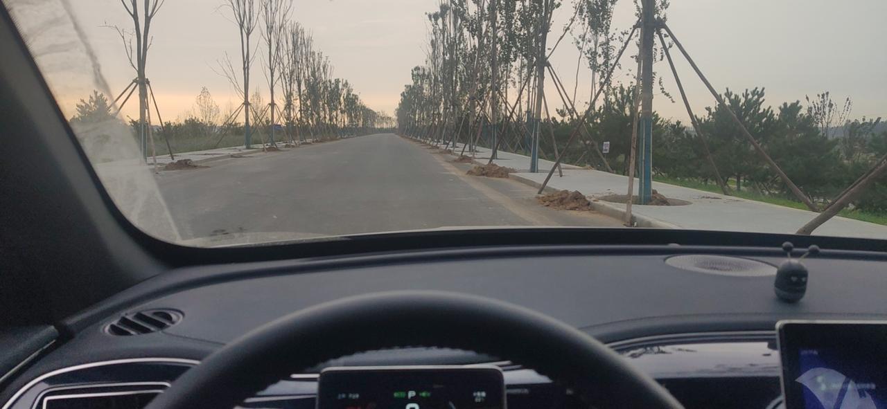比亚迪秦PLUS DM-i 9.7提车，等车两个月本人小白，没开过什么车前两天行驶过程中，发现刹停后，刹车抖动，感觉像是