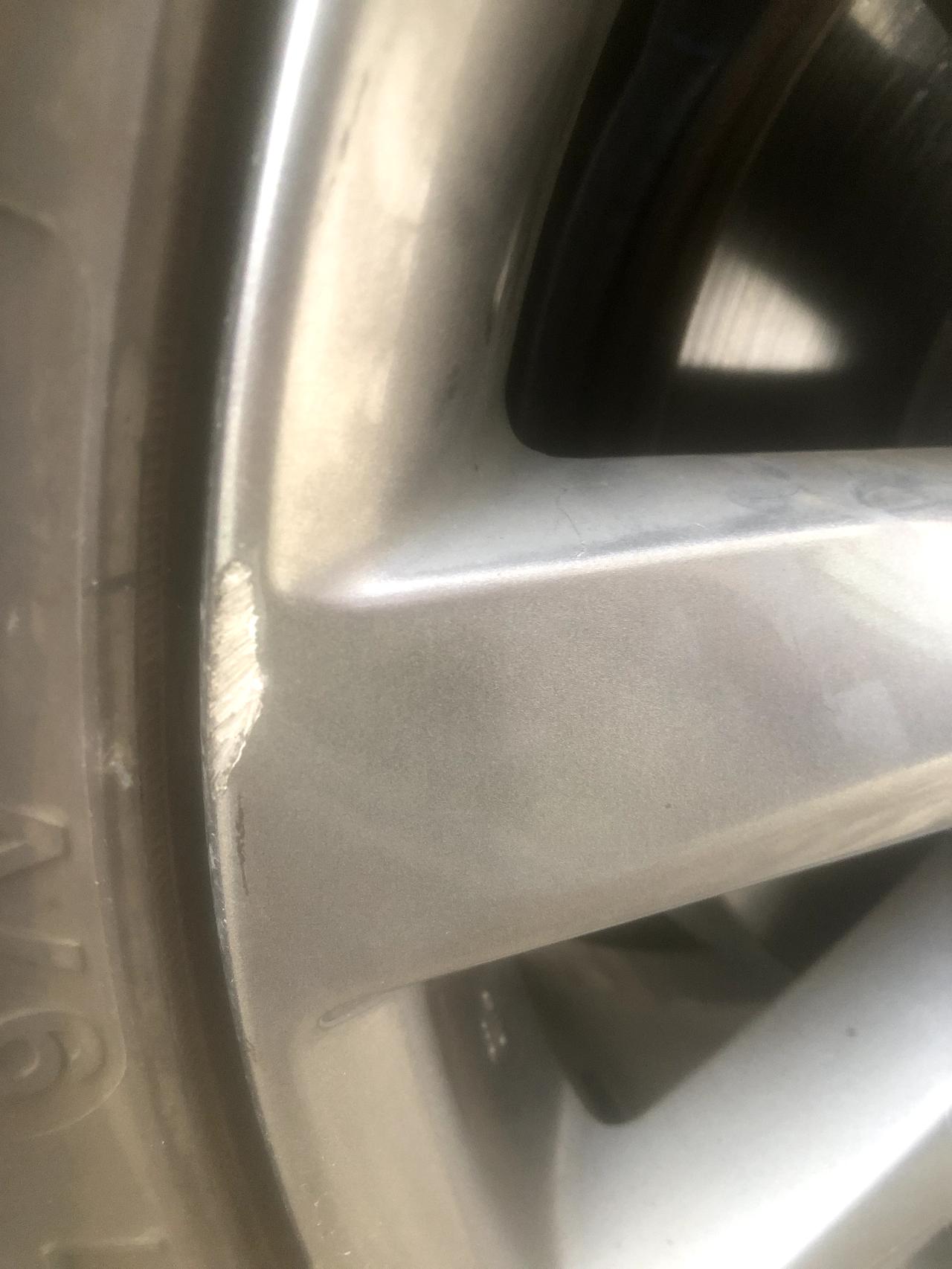 马自达阿特兹 轮毂刮伤要修吗