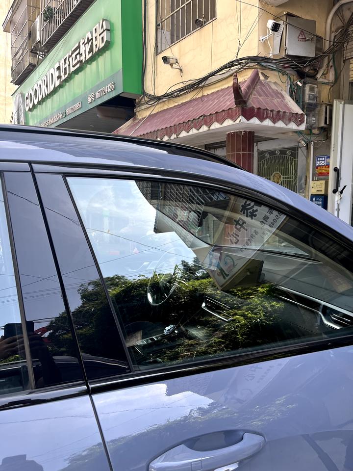 魏牌拿铁DHT 车窗装啥防雨盖好，一下雨就飘进来，有没有推荐的呢