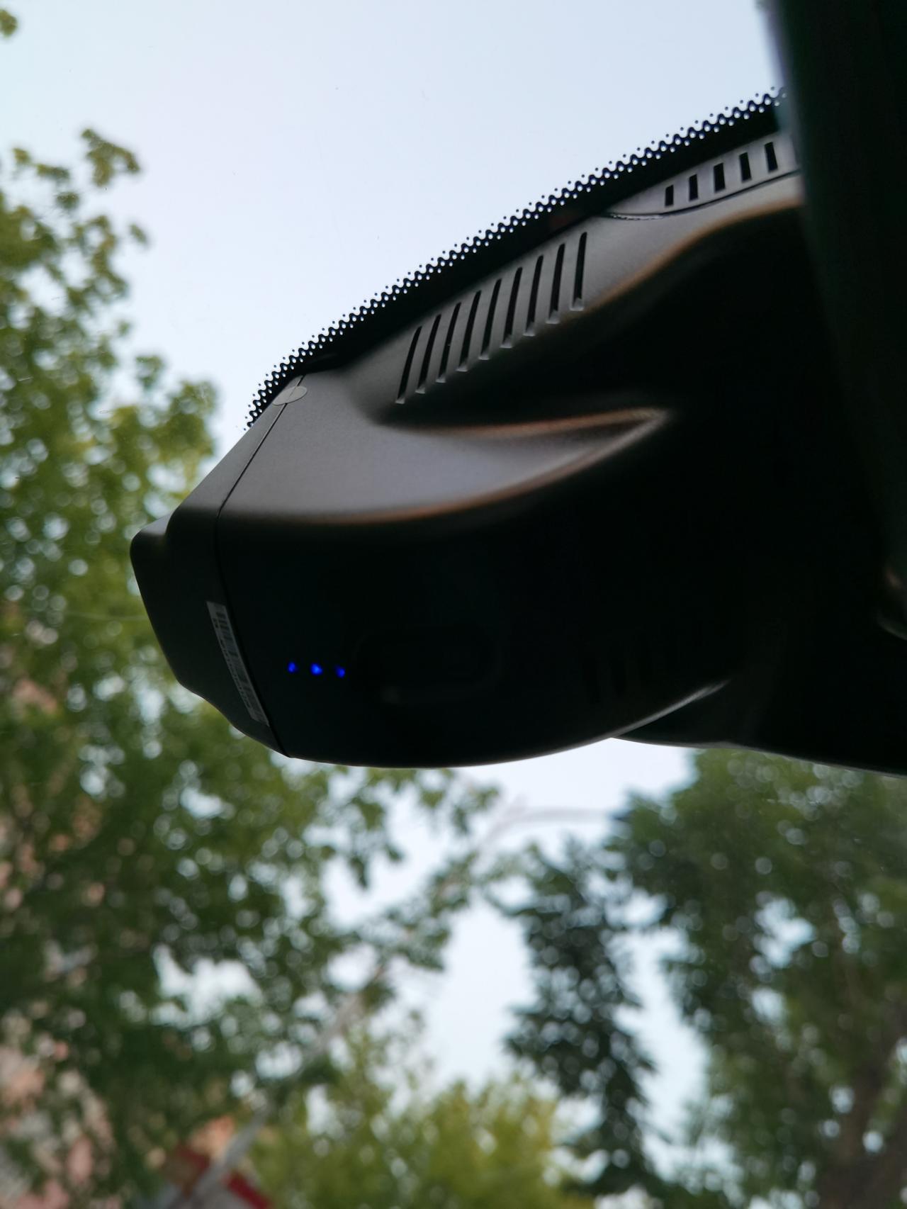 奔驰CLA wifi搜索出ROGA是什么品牌的行车记录仪，应该用什么APP