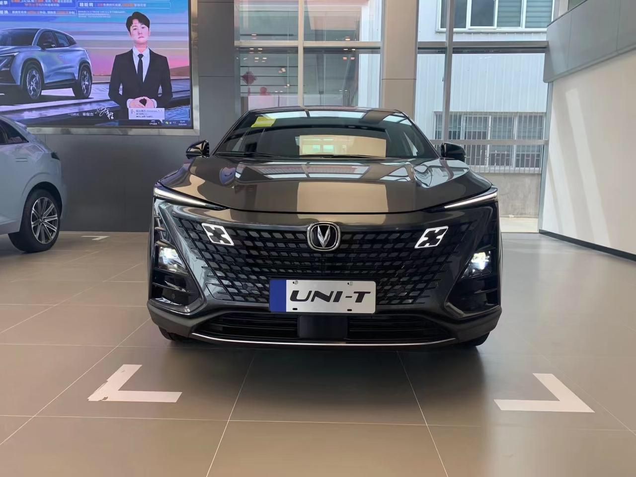 长安UNI-T 请问各位大佬 unit贷款需要压绿本吗 销售和我说贷款的话需要把绿本抵押给长安厂家 贷款还完再去解压
