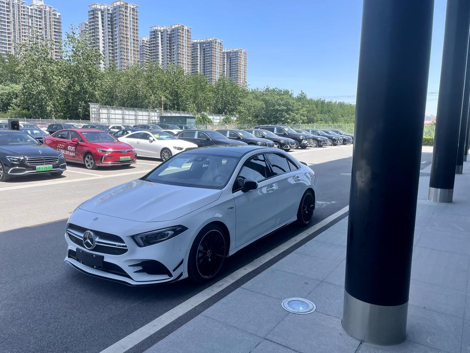 奔驰A级AMG 车速低于30松开油门 有拖拽感 像有刹车介入似的 是怎么回事？