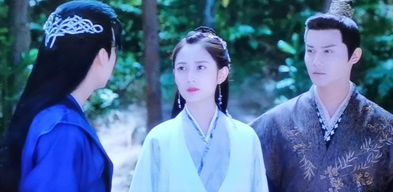 美女问：航海家后备箱12v电源是常有（与是不是发动无关）电源？可以承载多大功率的电器？