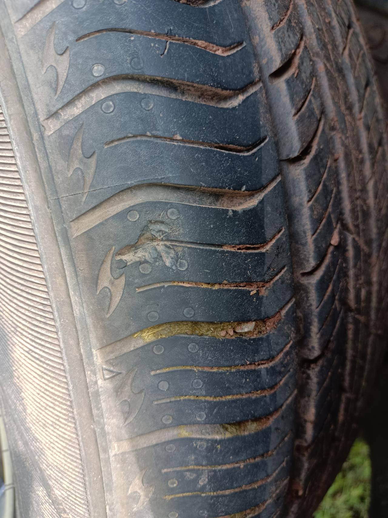 奇瑞瑞虎5x 突然发现前右轮胎这样子了（如图），又要跑一千多公里的长途，怕不怕喔