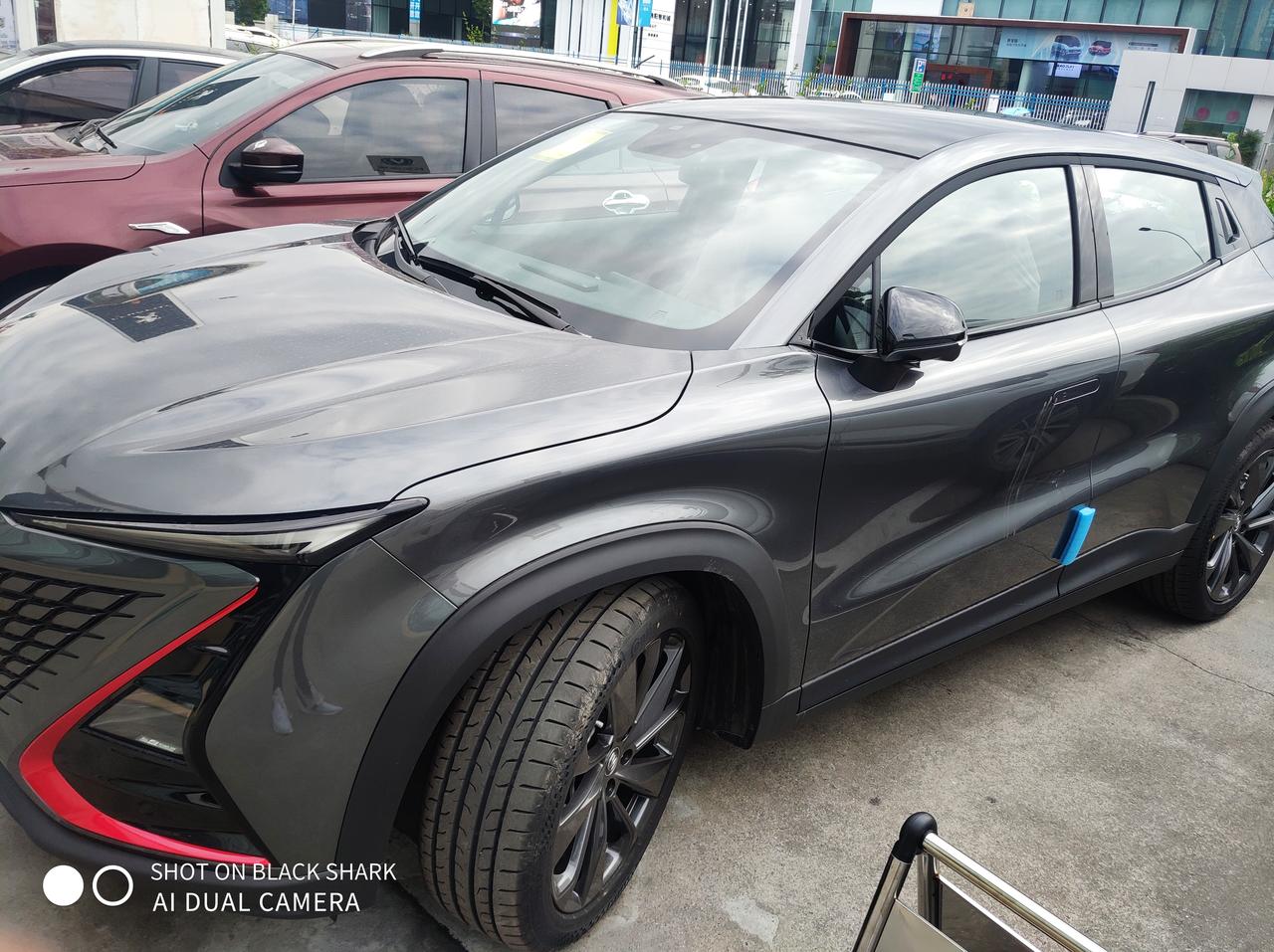 长安UNI-T 老铁们，四川绵阳前天订的车，和欧尚x5比起来哪个好一些啊？怎么看参数差不多。。。