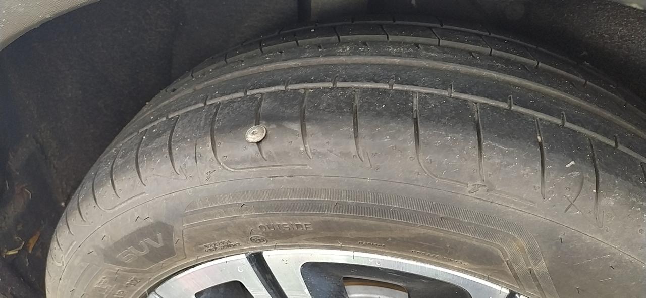 魏牌拿铁DHT 请问轮胎扎钉子扎成这样，已确定拔掉会漏气，需要更换轮胎吗？