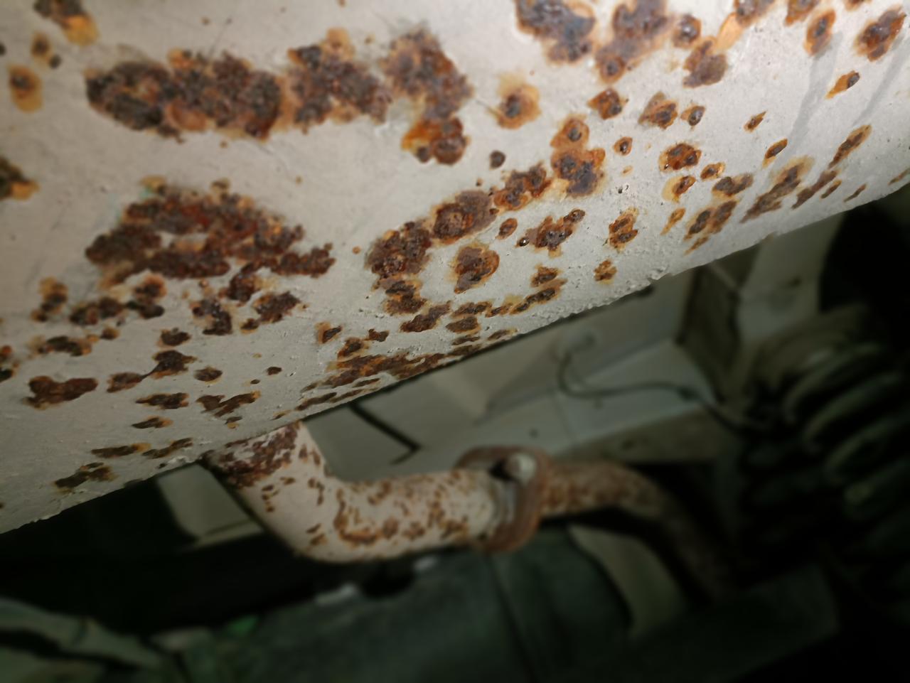 奇瑞瑞虎5x 排汽管生锈