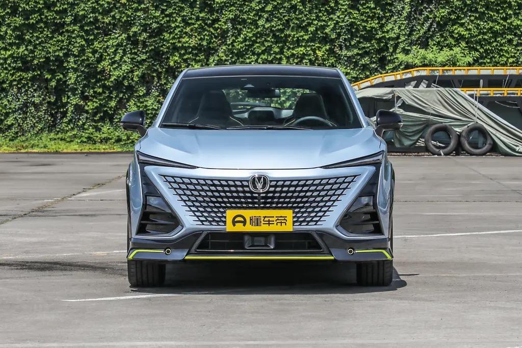 长安UNI-T 2022款 长安uni-t  尊贵版  多少钱落地价格才合适？各位车主给个成交价参考一下。