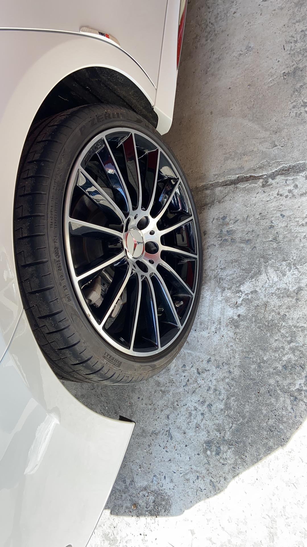 奔驰A级AMG 奔驰A35l的轮毂可以配225/40r19的轮胎吗，235/35r19的太容易鼓包了。
