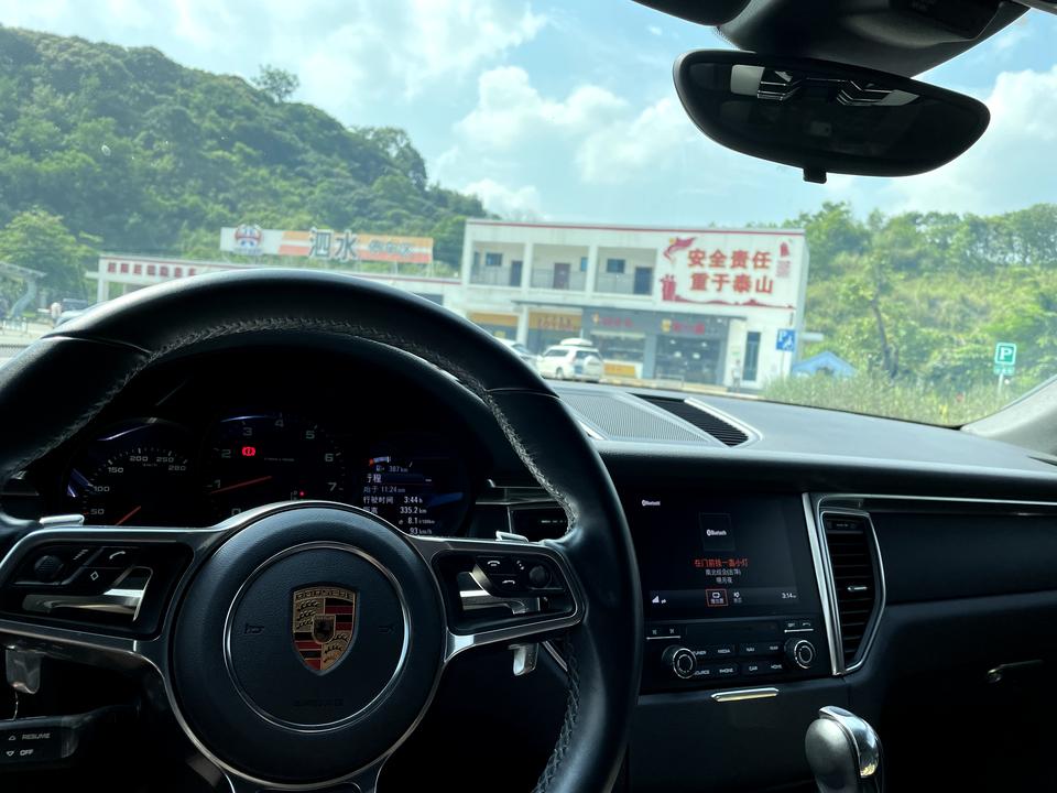 保时捷Macan 我2021.2.28号买了18年的manca48万是不是贵了  3.8万公里