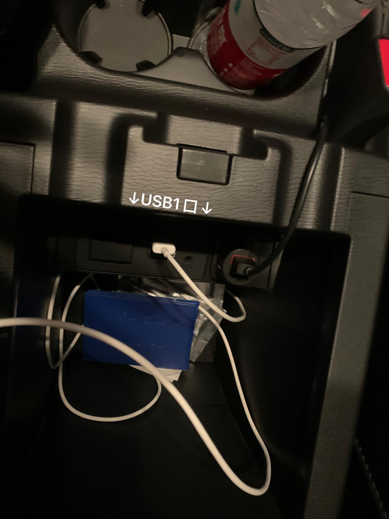 马自达CX-5 求助关于Carplay的一些问题第一次用的是无线连接，切歌调音量什么都会卡顿。第二次买了数据线，插在US