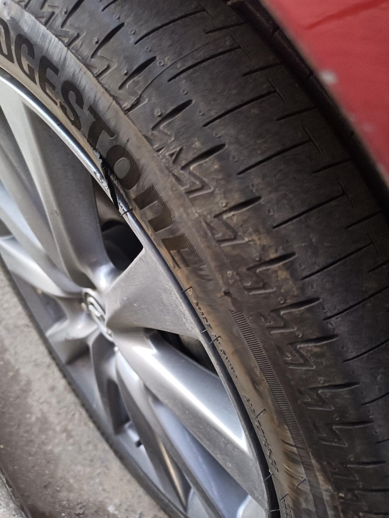 马自达3 昂克赛拉 提车50天，一血没了，大家帮我看看要不要换胎？