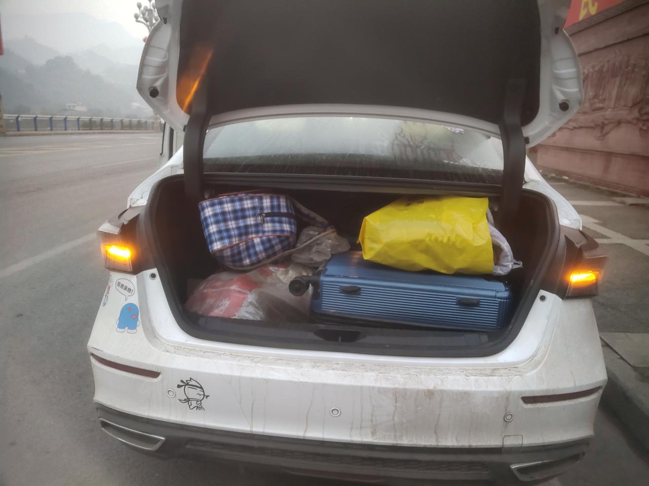 长安逸动 ?什么垃圾车，只能装这么一点点……不好意思，来错了?