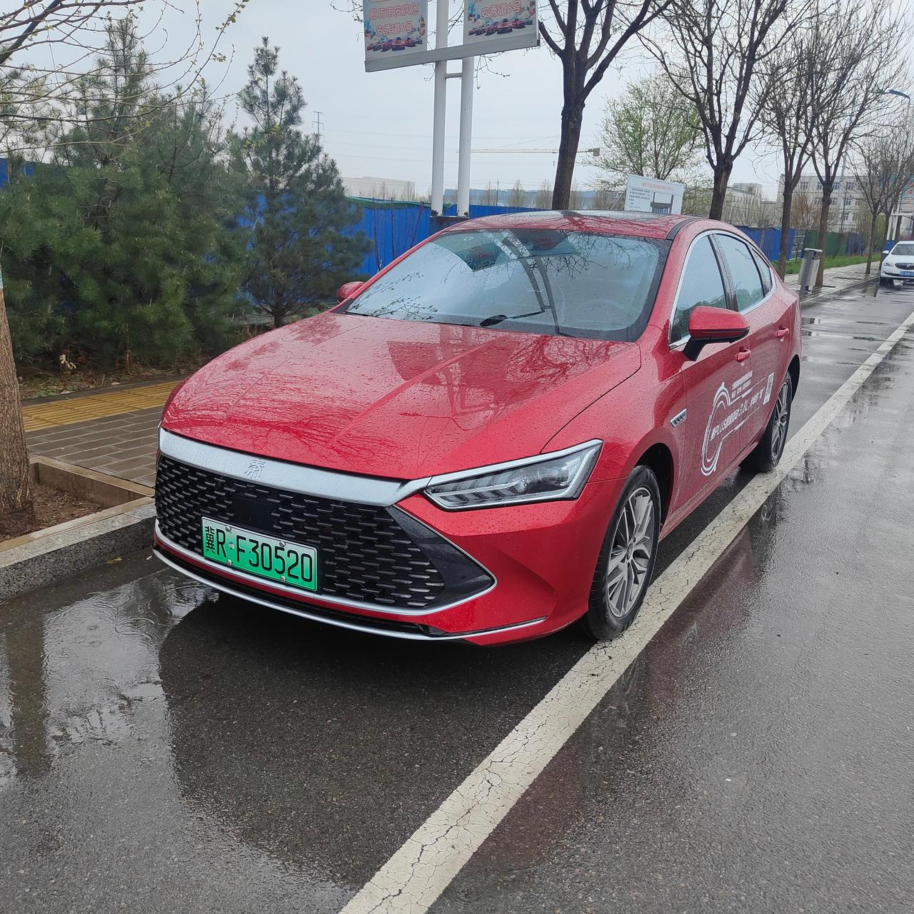 比亚迪秦PLUS DM-i 秦冠军120领先车主，原装轮胎215/55r17，感觉高度不太放心，底盘也硬的离谱，想问问，