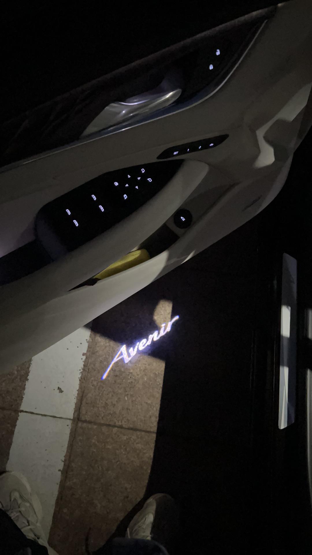 别克君越 2022款艾维亚旗舰版  看网上说艾维亚版本是带后视镜锁车自动折叠的，并且在车机设置中的确有锁车自动折叠这个选