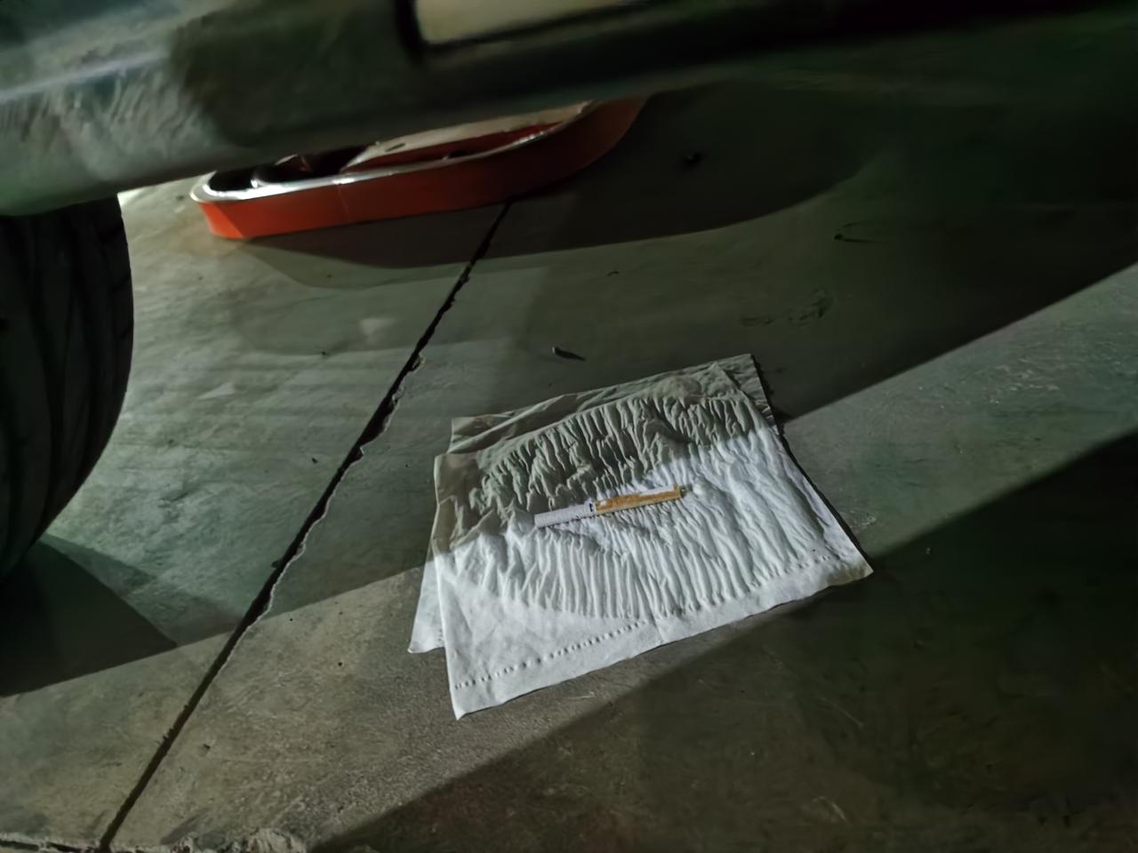 奔驰GLC 提车一个月，喜闻乐见的事情发生了。三天前加了4升玻璃水。今天提醒我又要加玻璃水。关键我这三天还没用，很纳闷。
