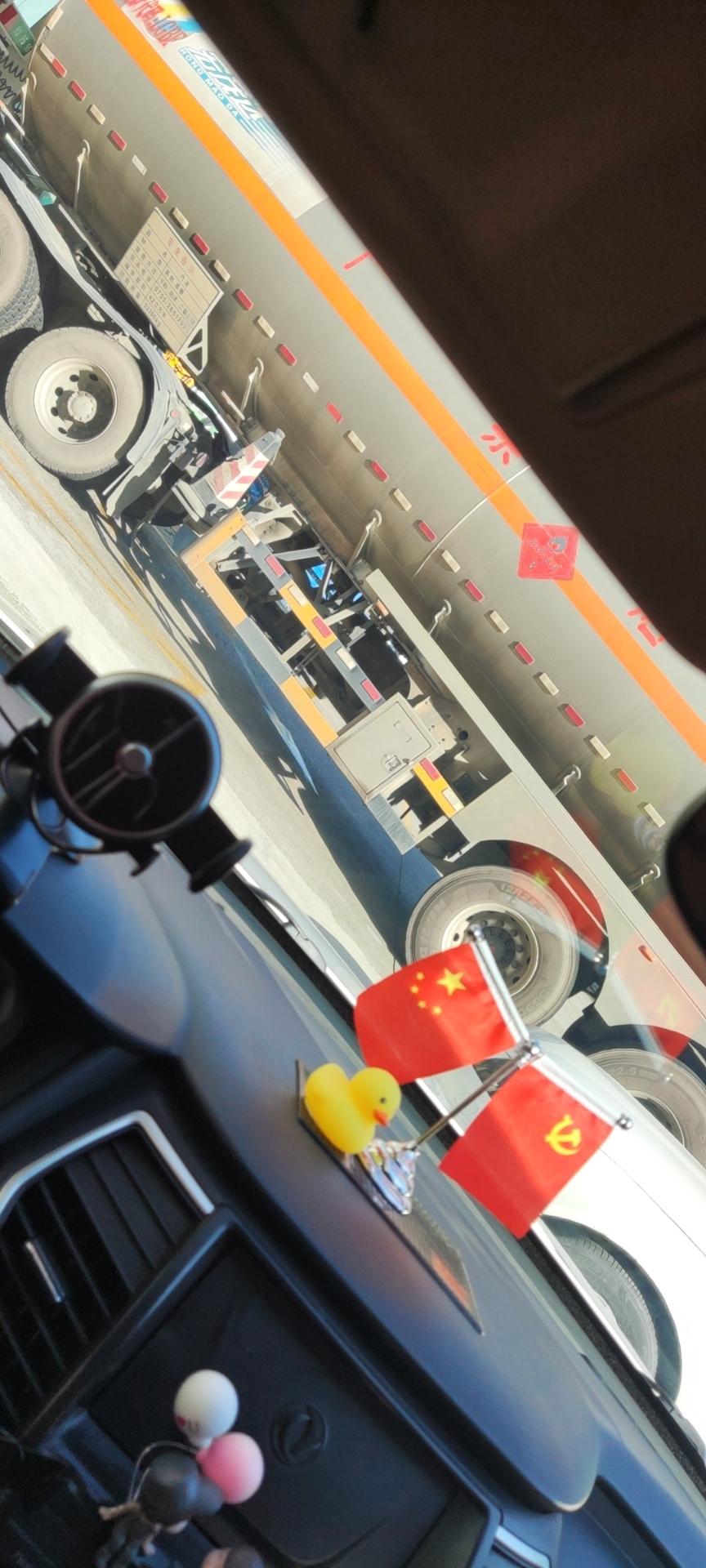 比亚迪汉EV 请问这里有买汉跑专车的吗？能否告诉下值得吗？